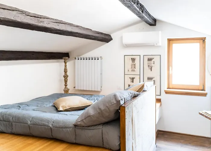 Apartment Arc Trilussa 44